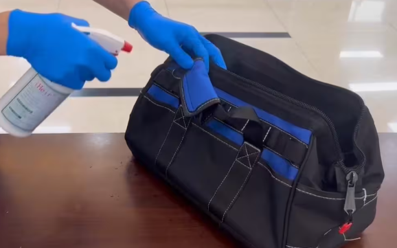 工厂箱包发霉处理方法及防霉措施-防霉剂|干燥剂|防霉片-塑料抗菌剂供应厂家